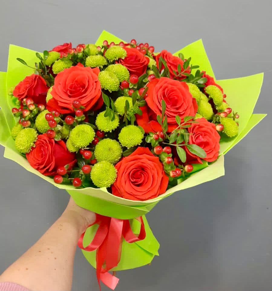 Букет цветов из: Хризантемы и Розы в Сунтаре