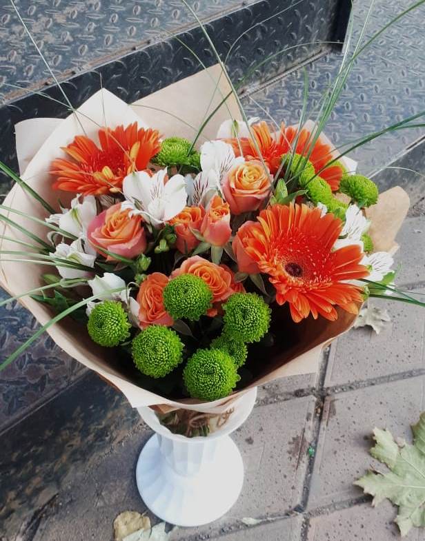 Букет цветов из: Герберы, Хризантемы, Альстромерии и Розы в Сунтаре