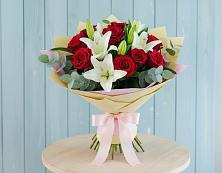 Букет цветов из:  Лилии и Розы #REPLACE_PRED# Сунтаре