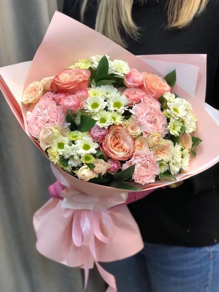 Букет цветов из: Гвоздики, Розы и Хризантемы в Сунтаре