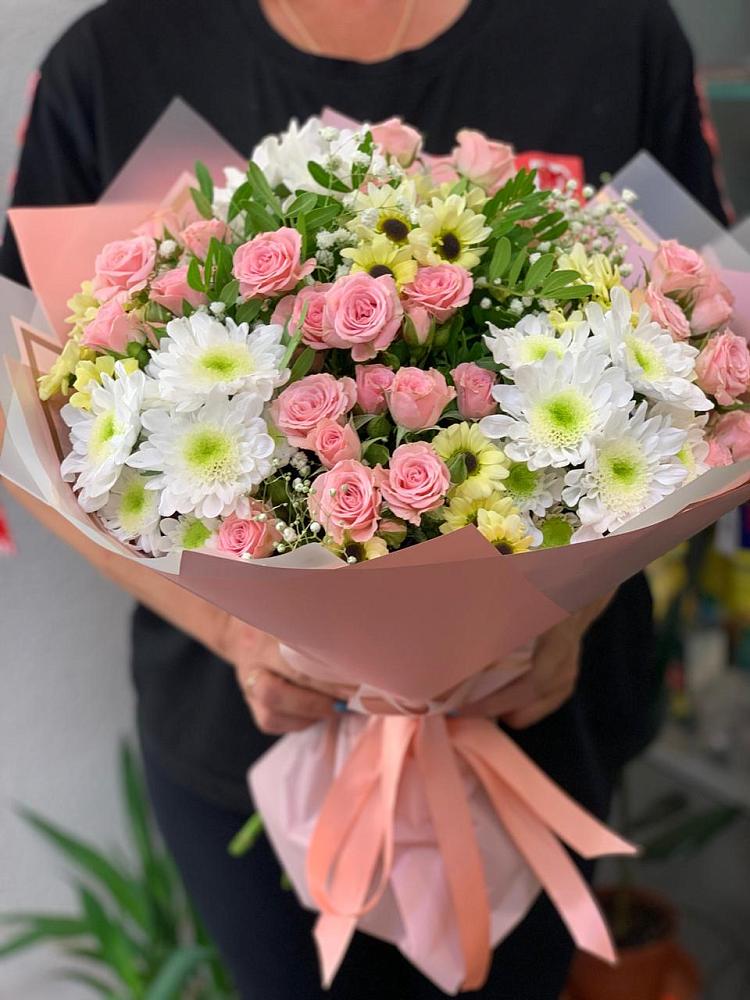 Букет цветов из: Розы и Хризантемы в Сунтаре