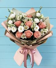 Букет цветов из:  Розы, Альстромерии и Лизиантусы в Сунтаре