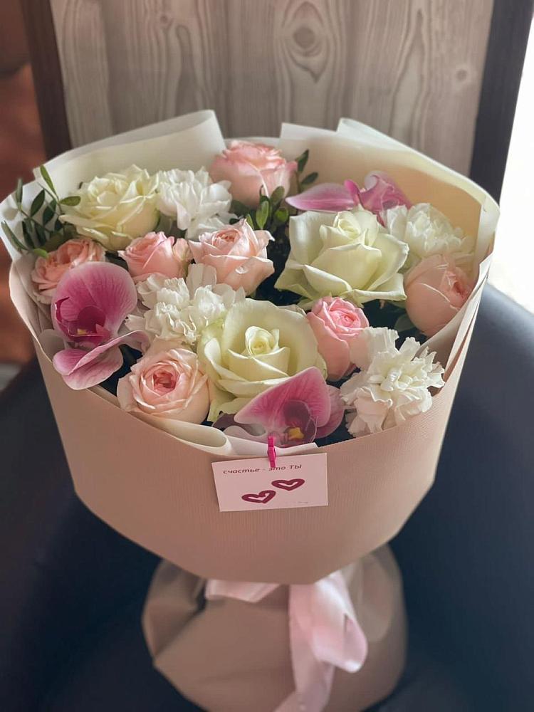 Букет цветов из: Орхидеи, Розы и Гвоздики в Сунтаре