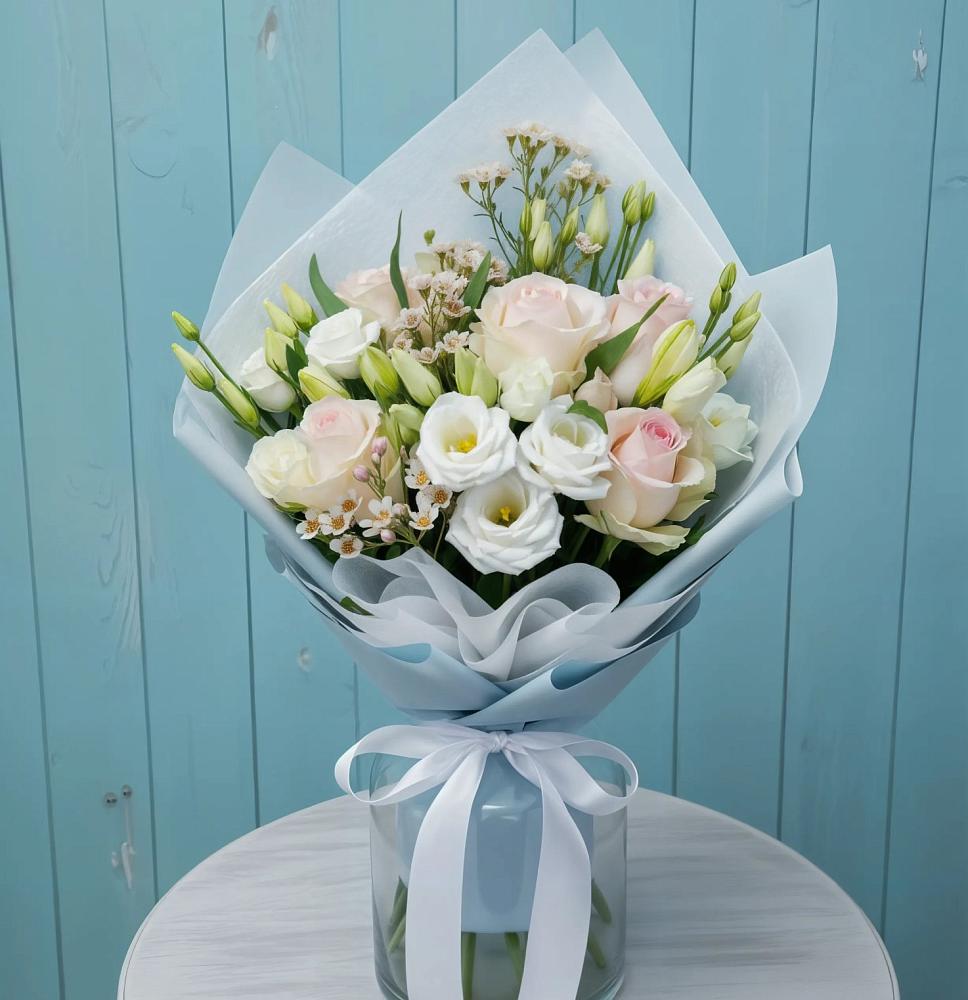 Букет цветов из: Розы и Лизиантусы в Сунтаре