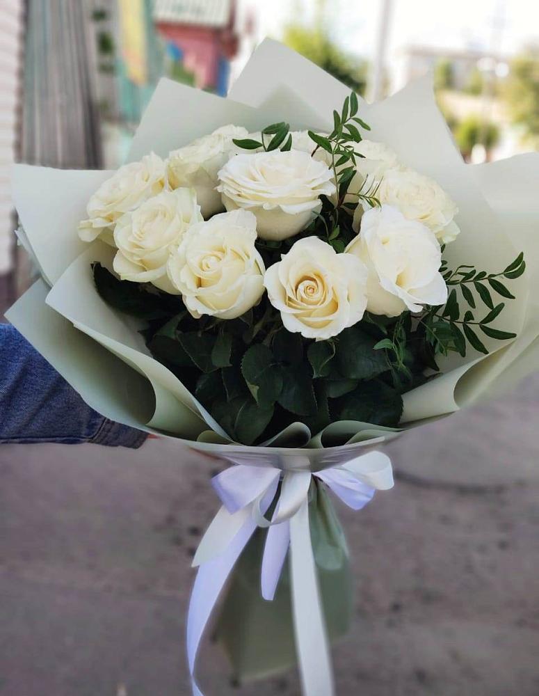 Букет Белые розы Проуд в Сунтаре