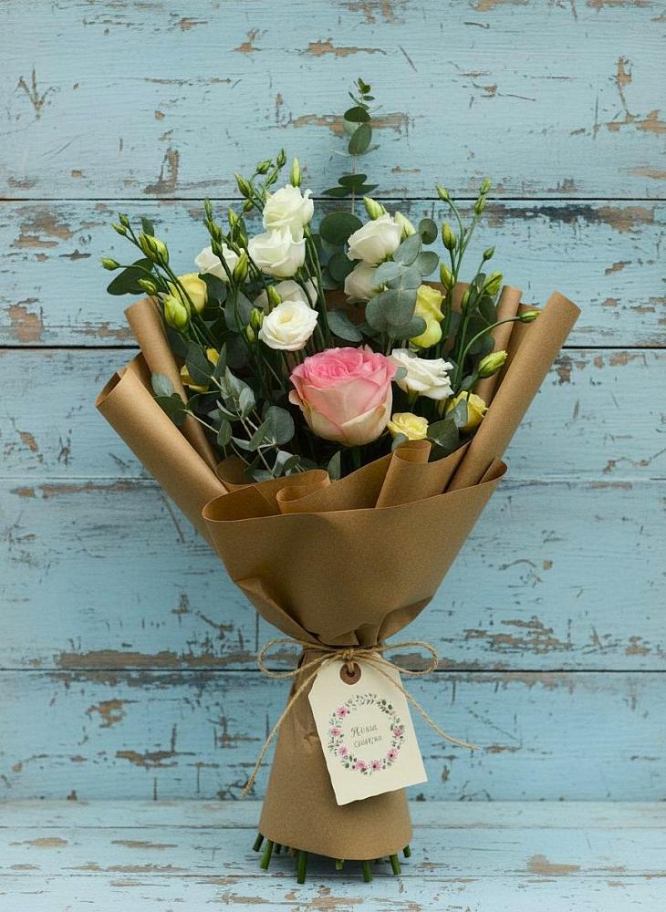 Букет цветов из: Розы и Лизиантусы в Сунтаре