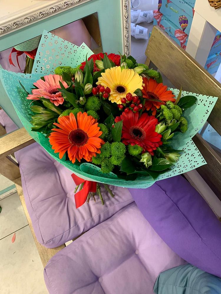 Букет цветов из: Герберы, Хризантемы и Альстромерии в Сунтаре