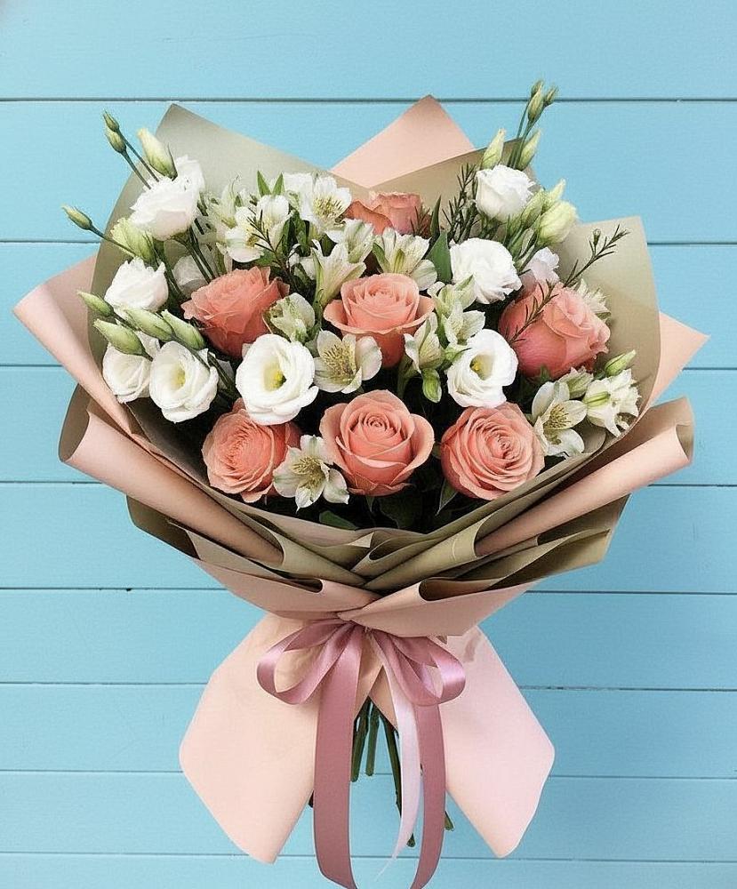 Букет цветов из: Розы, Альстромерии и Лизиантусы в Сунтаре