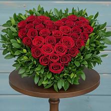 Цветочная композиция из Розы в виде сердца в Сунтаре