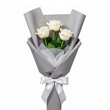 Букет 3 белые розы в Сунтаре