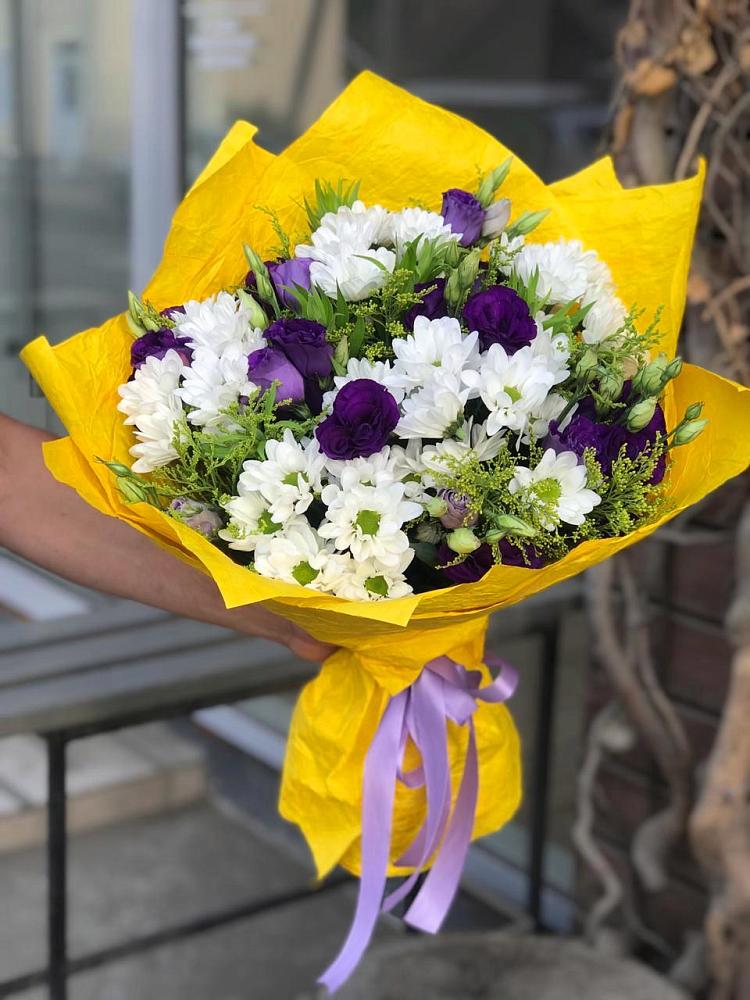 Букет цветов из: Ирисы, Хризантемы и Ромашки в Сунтаре