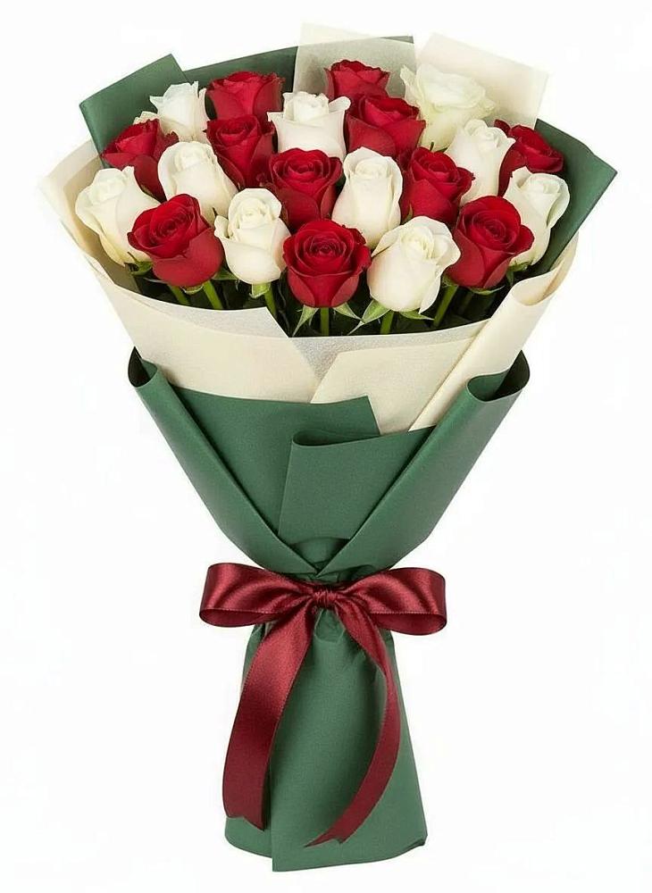 Букет Микс из красных и белых роз в Сунтаре