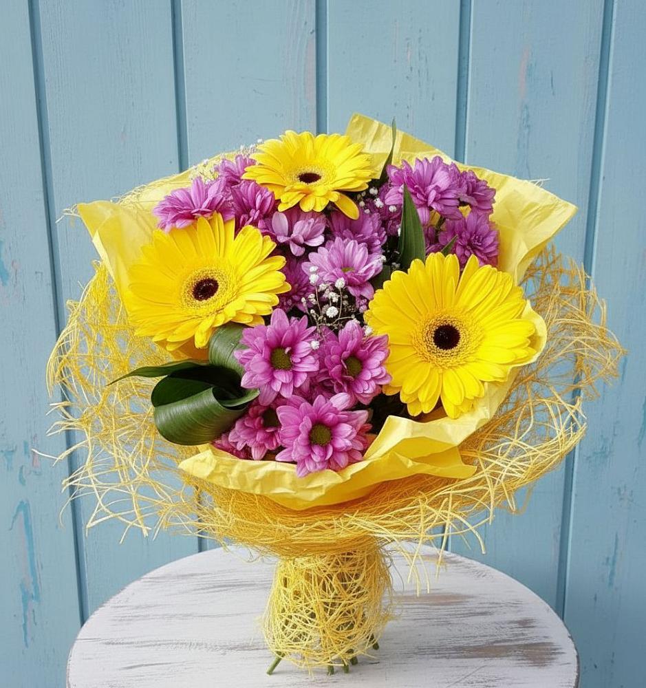 Букет цветов из: Хризантемы и Герберы в Сунтаре