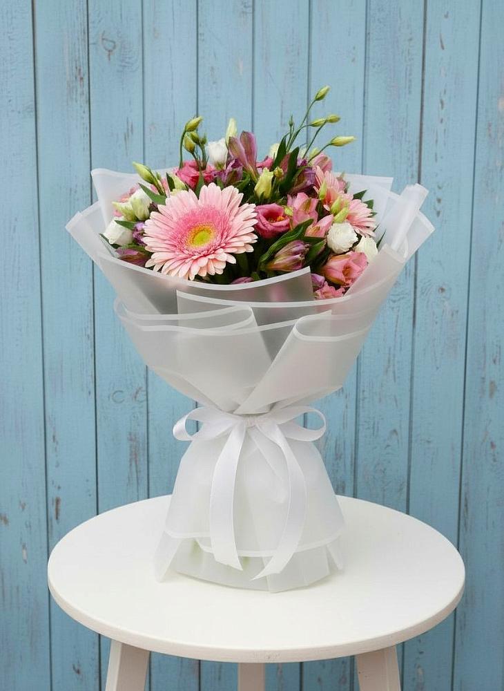 Букет цветов из: Герберы, Альстромерии и Лизиантусы в Сунтаре