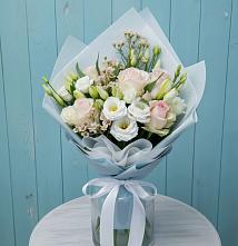 Букет цветов из:  Розы и Лизиантусы в Сунтаре