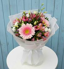 Букет цветов из:  Герберы, Альстромерии и Лизиантусы в Сунтаре