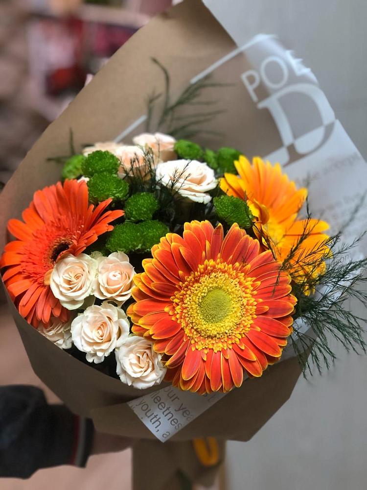 Букет цветов из: Герберы, Хризантемы и Розы в Сунтаре