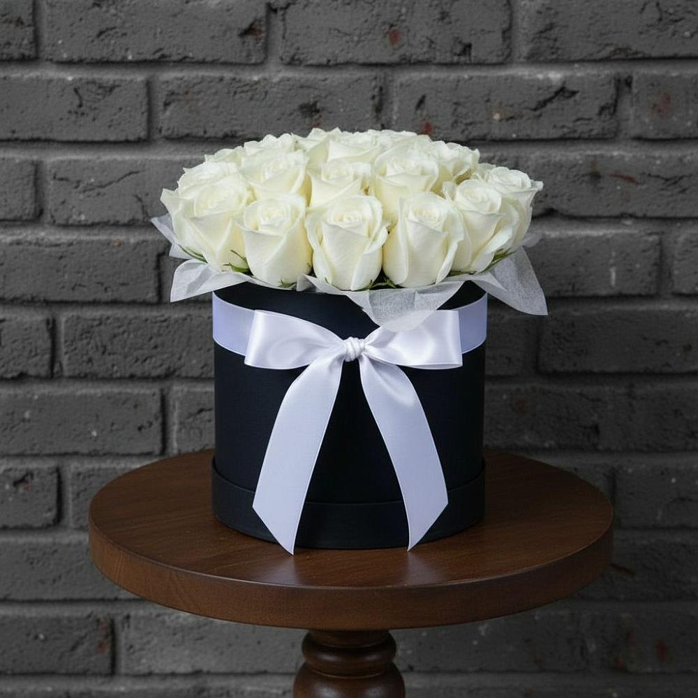 Цветочная композиция из Розы в шляпной коробке в Сунтаре