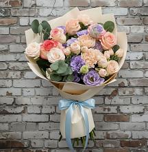 Букет цветов из:  Розы, Лизиантусы и Гвоздики в Сунтаре